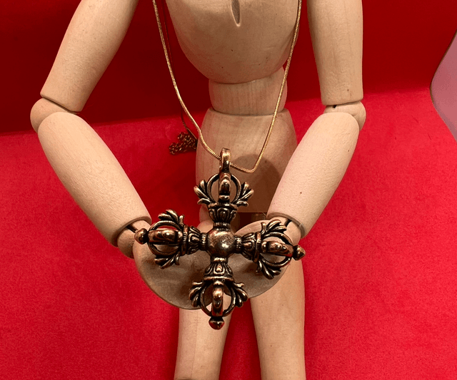 Pendentif Vajra – Symbole de Force et de Sagesse