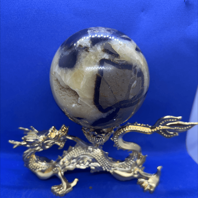 Boule de Septaria Druzy sur Socle Dragon – Force et Protection