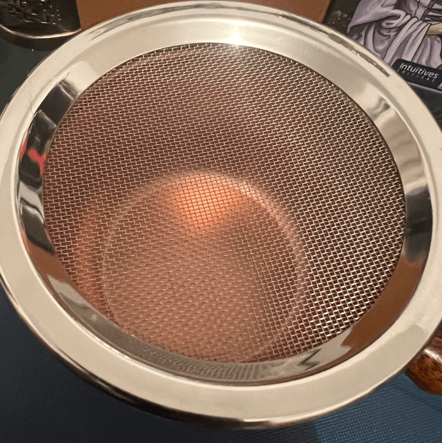 Petit chaudron avec manche