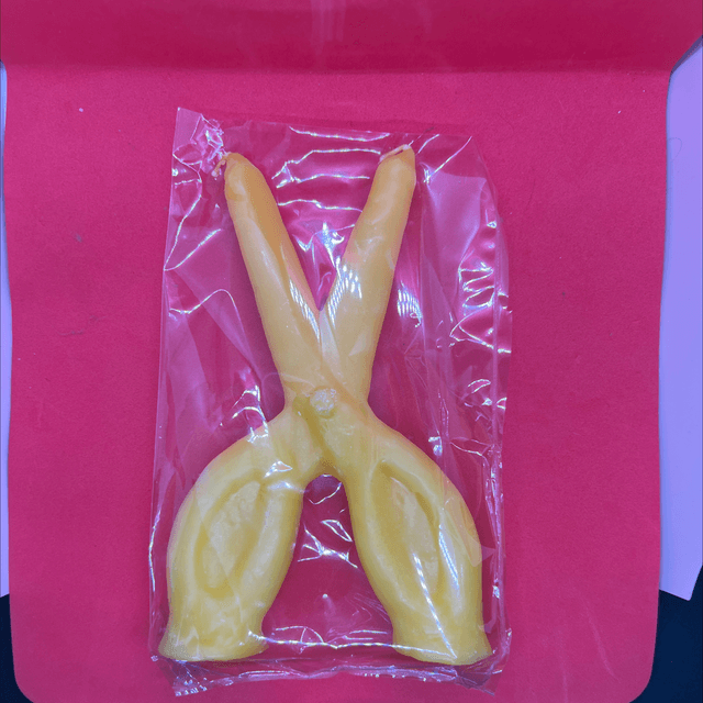 Bougie Ciseaux Jaune en Cire Naturelle – Libération et Prospérité